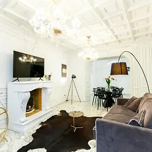 https://navona-artist-10.it-romehotels.com
