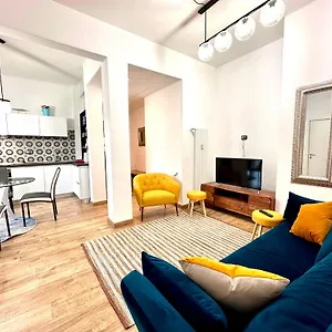 Lombardo's Family - Free Private Parking 700m From The Station! La Spezia